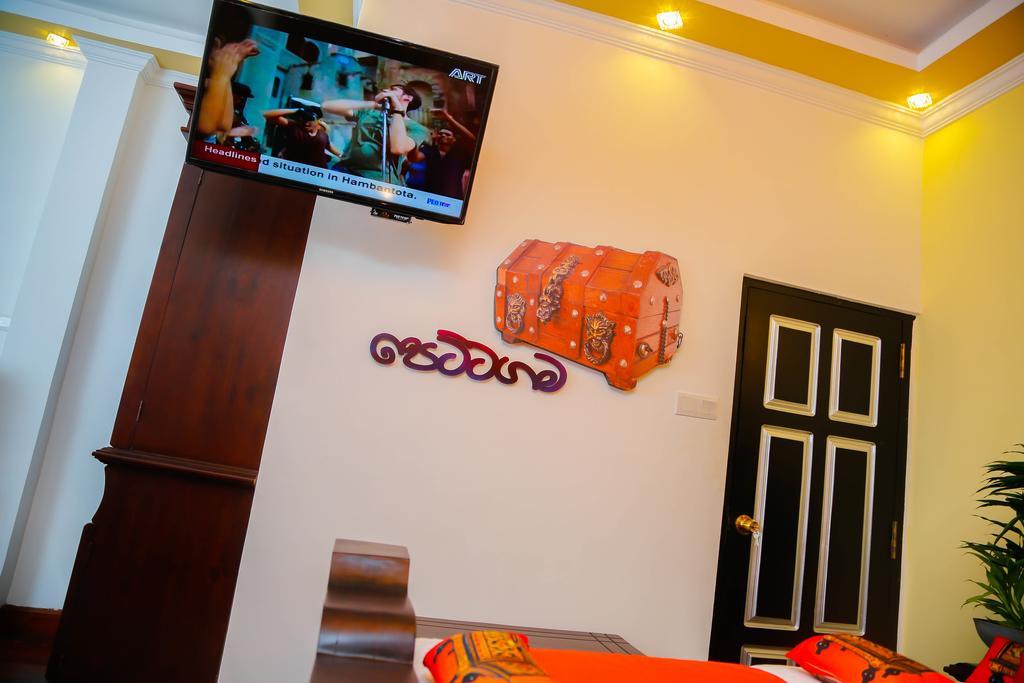 Hotel White House Anuradhapura Exterior foto