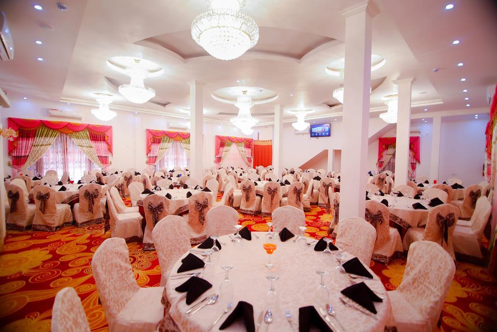 Hotel White House Anuradhapura Exterior foto