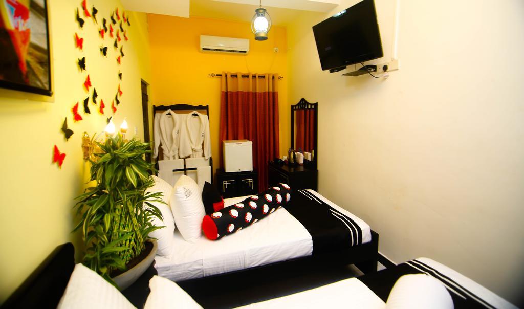 Hotel White House Anuradhapura Exterior foto