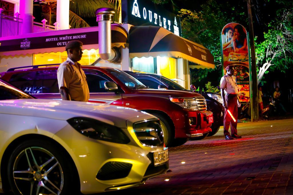 Hotel White House Anuradhapura Exterior foto